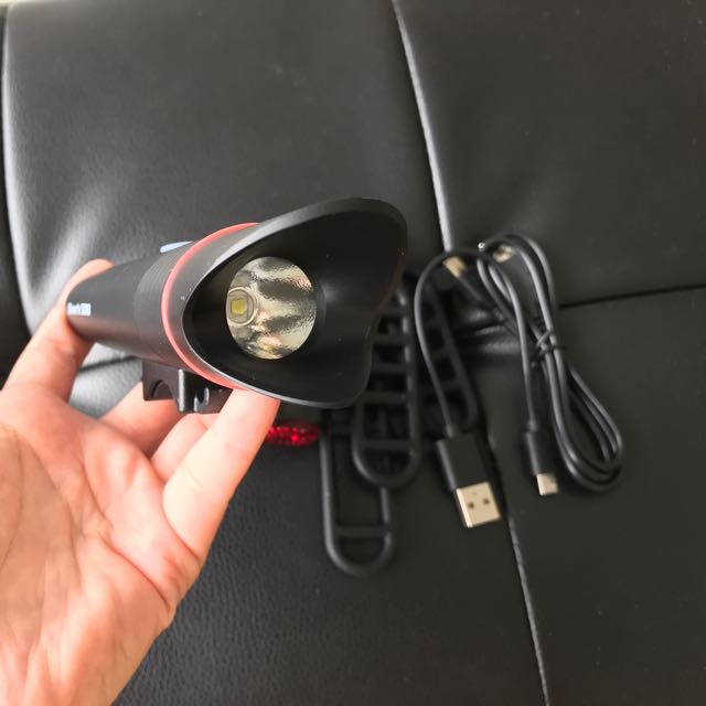 Cycle torch shark 500 sales usb rechargeable bike light set