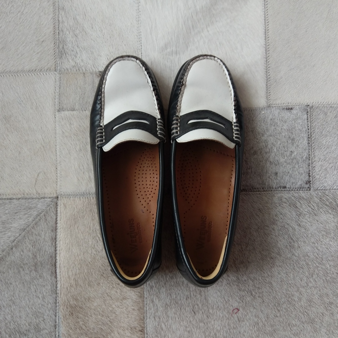 bass black and white loafers