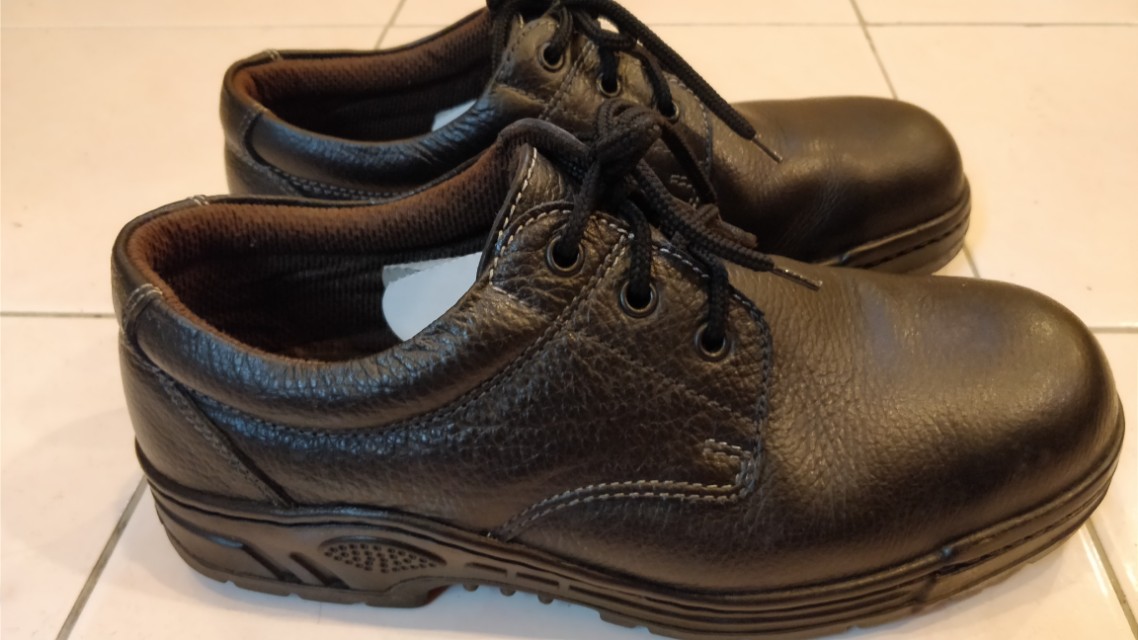 megasafe safety shoes price