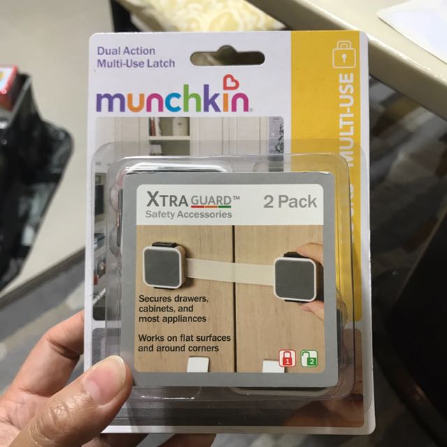 Munchkin Dual Action Multiuse safety latch, Babies & Kids, Baby Nursery & Kids Furniture