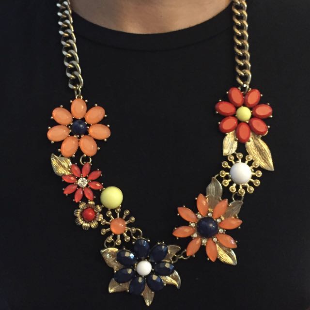 Topshop Flower Statement Necklace Women s Fashion Jewelry Organisers Necklaces on Carousell