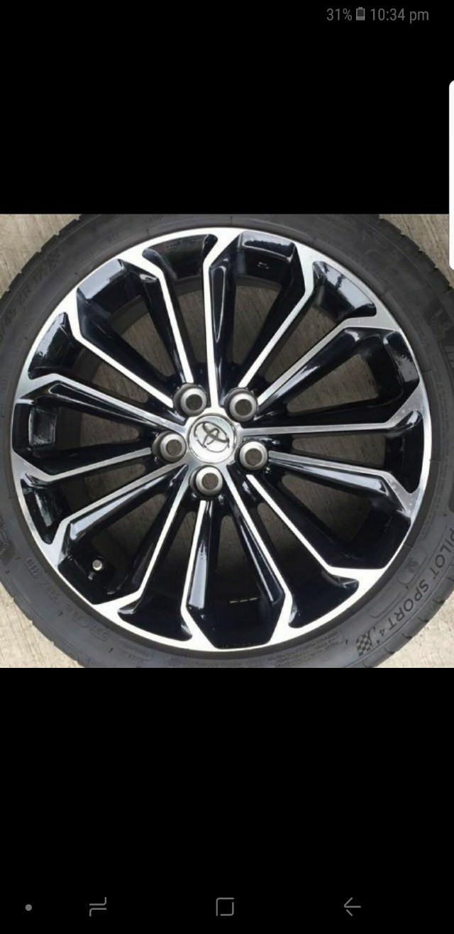 Toyota corolla altis rim 17