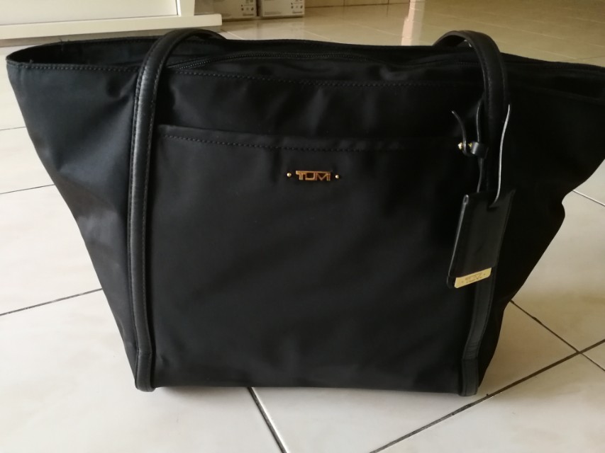 tumi handbag