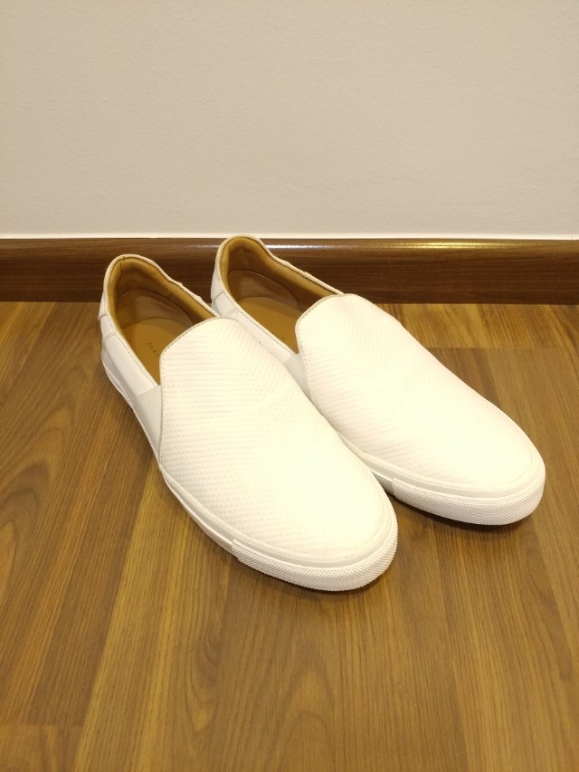 40% off) LN ZARA White Slip On Sneakers 