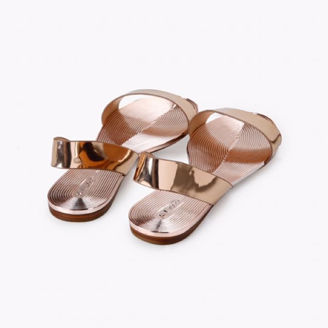 Aldo rose hotsell gold flat sandals