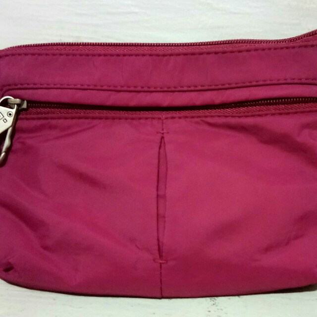 TRAVELON Anti-Theft Convertible Sling 
