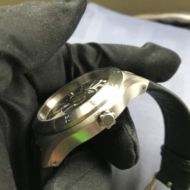 Authentic swatch (Category: Watches) located in Kuala Lumpur. Submitted by mikhayla76 (Listing ID 148172003, Image 2). Description: Like new and perfect condition. With box and under warranty. Gorgeous watch to wear..