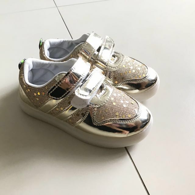 kids sparkle sneakers