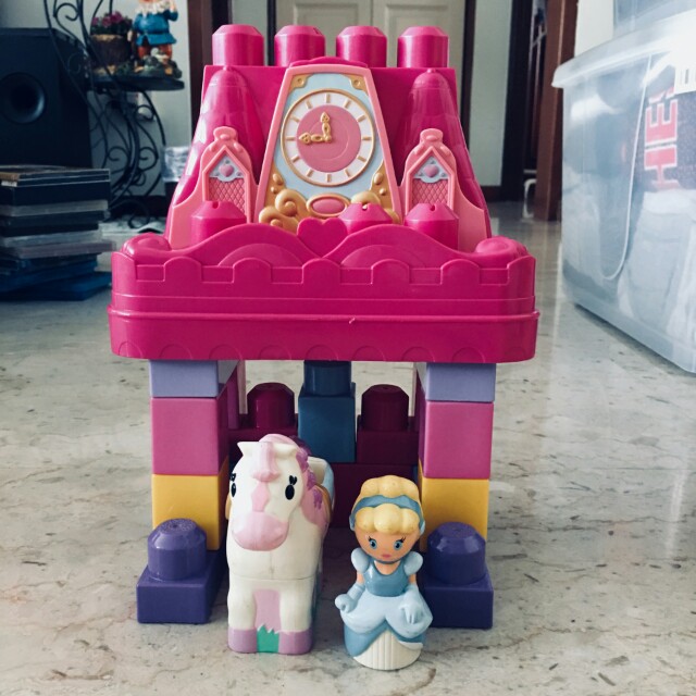 Mega bloks cinderella castle new arrivals