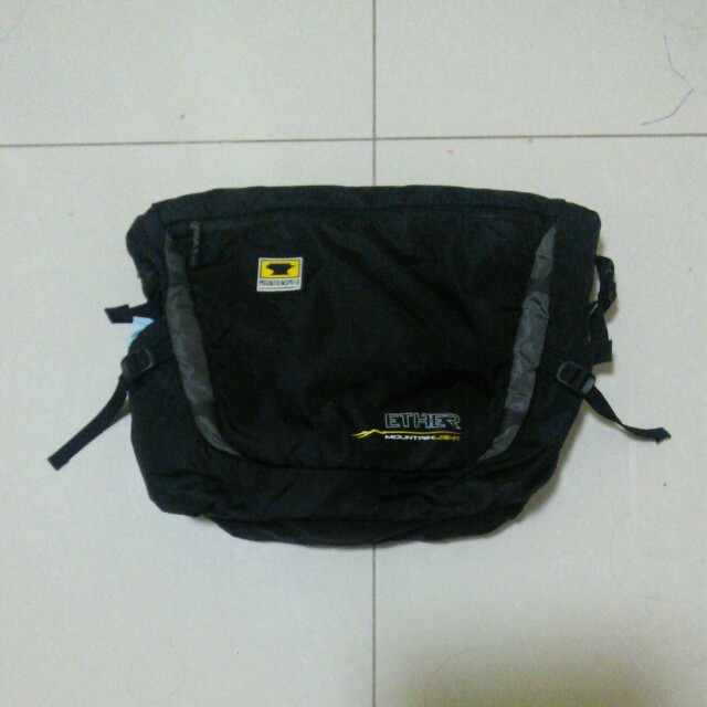 Mountainsmith Ether Mountainlight 3 in 1 Multi Purpose Rolltop Bag Men s Fashion Bags Belt bags Clutches and Pouches on Carousell
