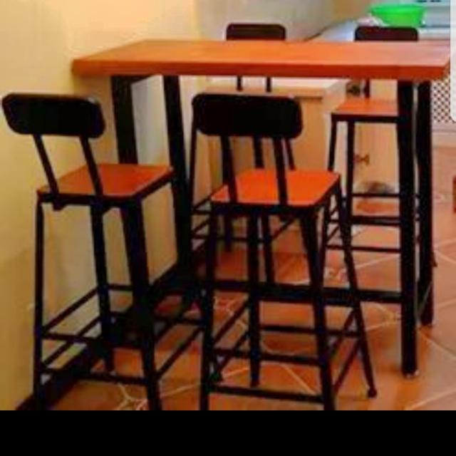 Starbucks High Wooden Table And Leather Chair Furniture Tables