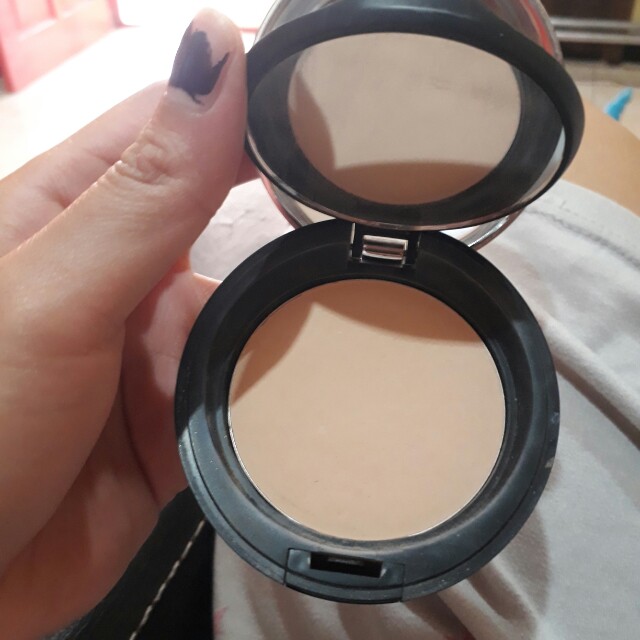 Bedak Padat Merk Body Shop Masih Kayak Baru 3 Kali Pakai Shade 03 Natural Kesehatan Kecantikan Rias Wajah Di Carousell