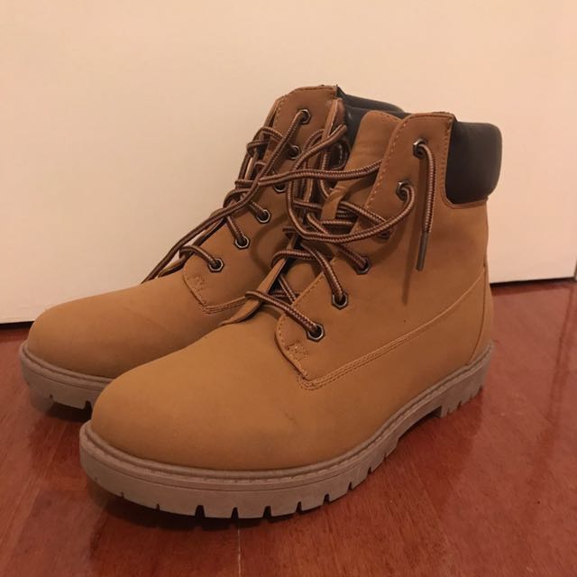 tradie brand boots