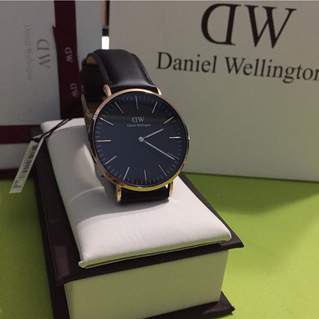 Pre-Order) Daniel Wellington - 28/32/36/40mm // Men or Women. , Mobile & Gadgets, Wearables & Smart Watches on Carousell