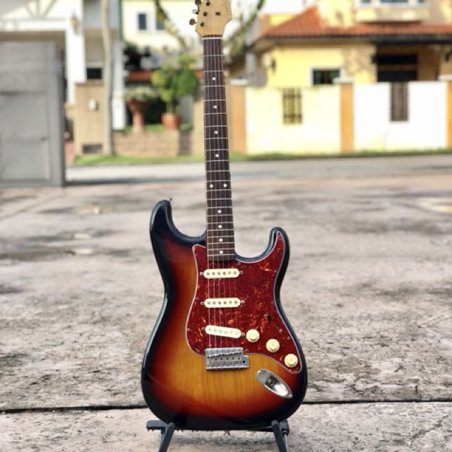フェンダー ストラトキャスター ST62-TX - ギター