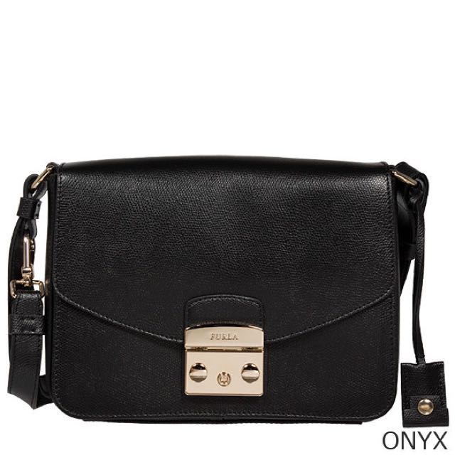 Furla metropolis hotsell shoulder bag onyx