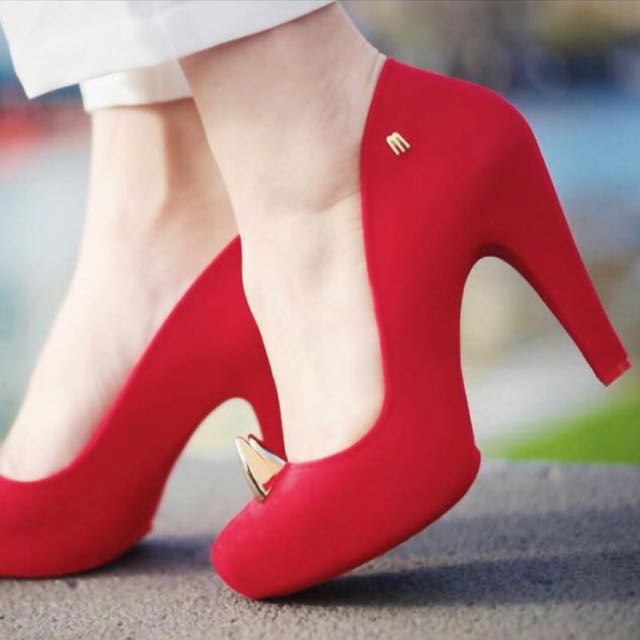 Red velvet clearance heels
