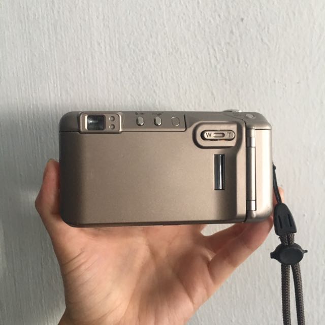 Minolta freedom zoom 125 35mm film camera, Photography, Cameras on