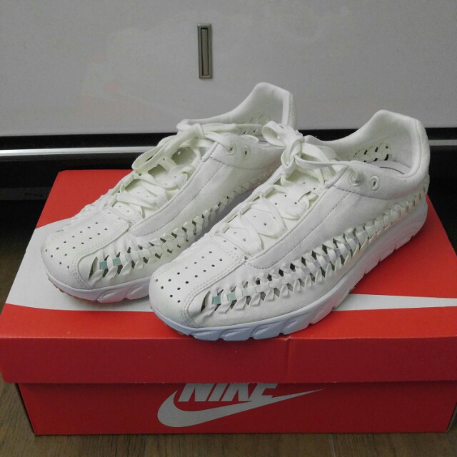 Nike mayfly woven trainers in white, 女 