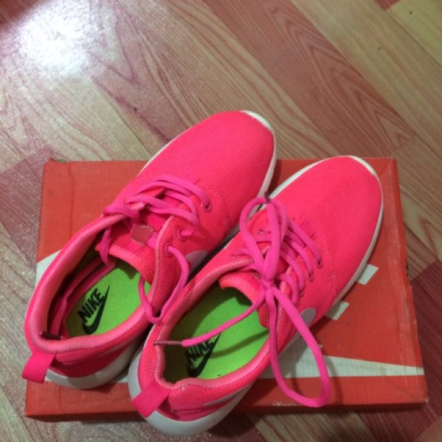 nike roshe run limited edition