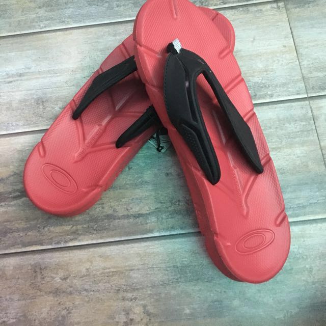 Oakley Men s Factory Lite Thong Sandal Original