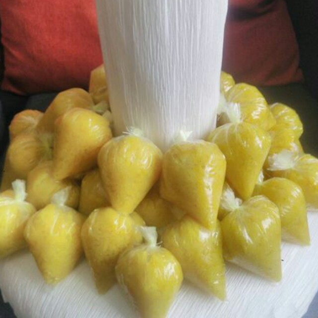 Tempahan Pulut Kuning Bunga Telur Food Drinks Instant Food On Carousell