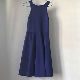 Blue wavy dreas