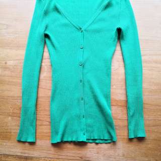 Size S fitted green Cardigan