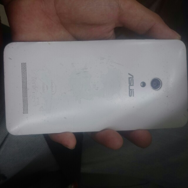 Asus5 Ram 2 8 Masi Normal Lecet Pemakaian Udah Ada Tg Nya Minat Wa 087889305889 Telepon Seluler Tablet Di Carousell