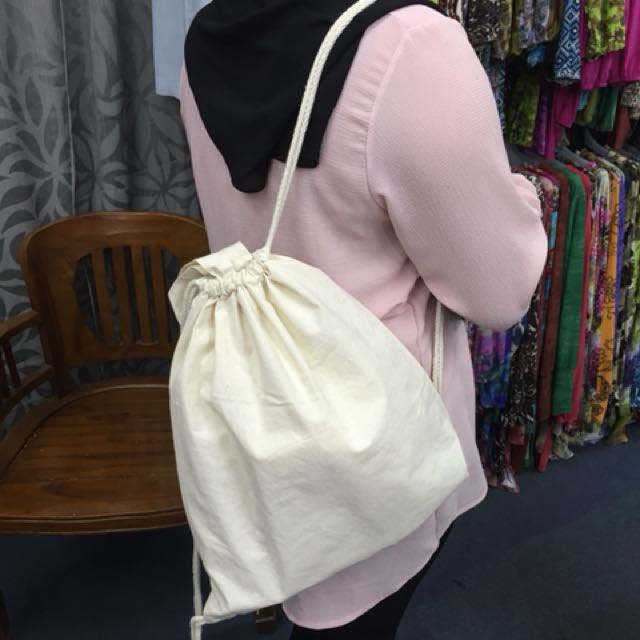 canvas drawstring backy (Category: Cross-body Bags) located in Kajang. Submitted by mine.shop162 (Listing ID 148409569, Image 1). Description: .