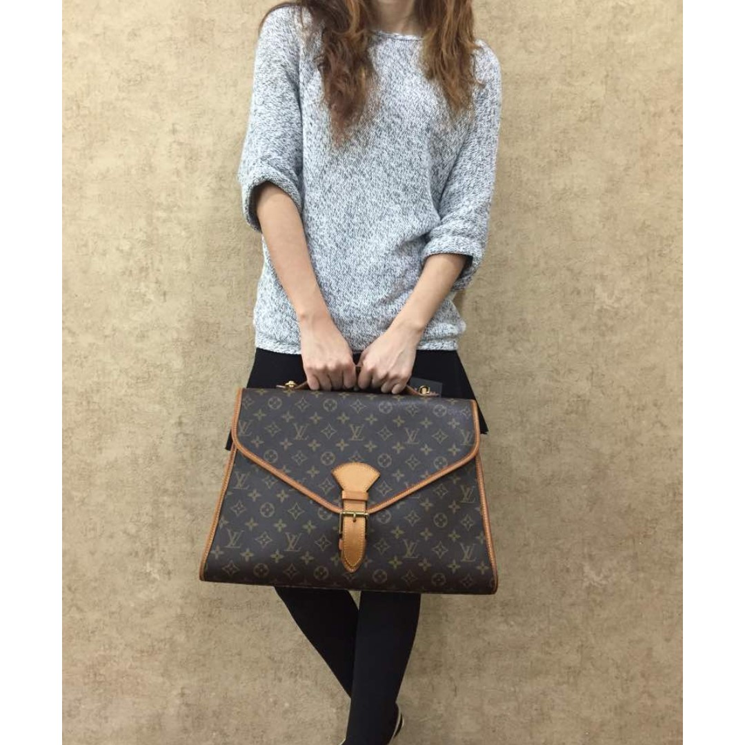 Louis vuitton Beverly Clutch, Luxury, Bags & Wallets on Carousell