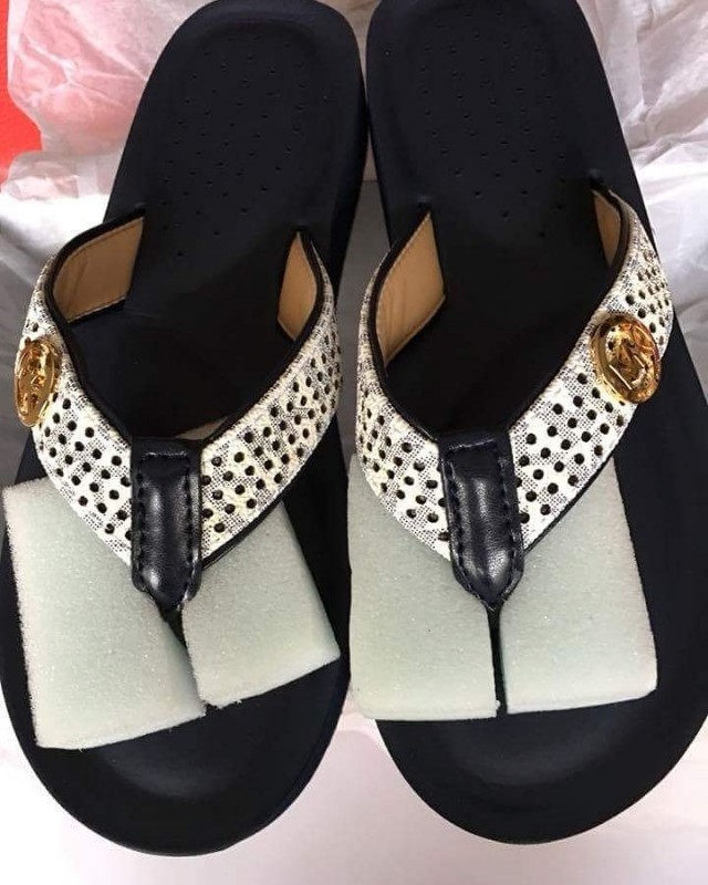 michael kors flip flops womens navy