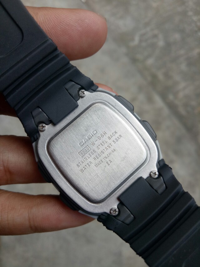 Original Casio W 96 H, Fesyen Pria, Jam Tangan di Carousell