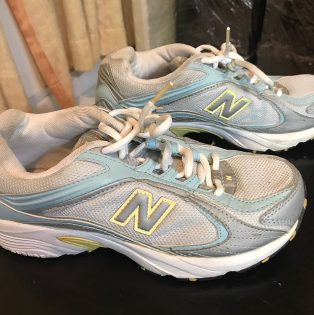 old new balance running shoes