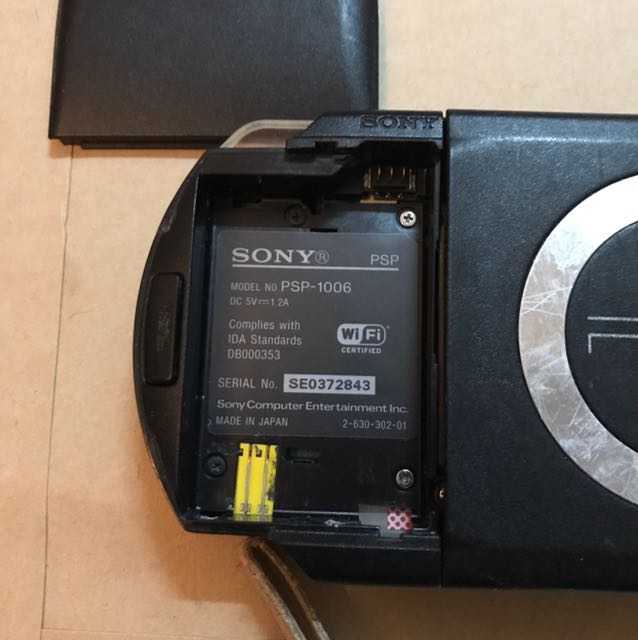初代PSP （分類：PlayStation）位於 Hong Kong。 由 cellosan 提交（商品編號 148558807，圖片 2）。簡介： 有火牛 +一隻MH第一代，2GB sony high speed memory card,買家需要自行買電池。