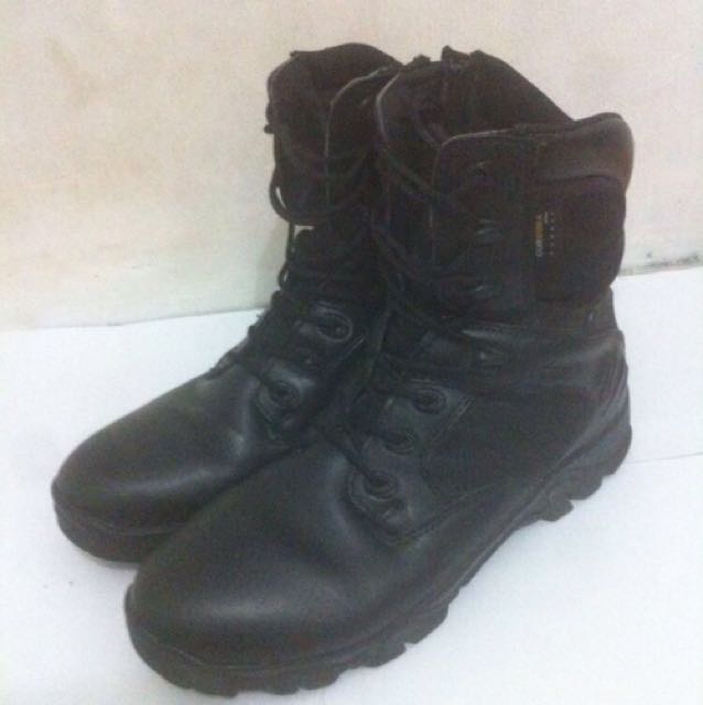 Sepatu Delta Force Men S Fashion Men S Footwear On Carousell