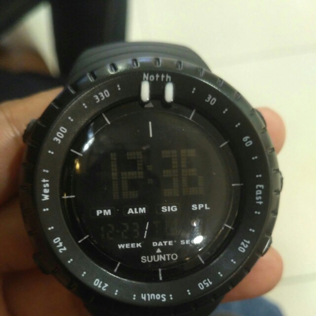 harga jam suunto core black