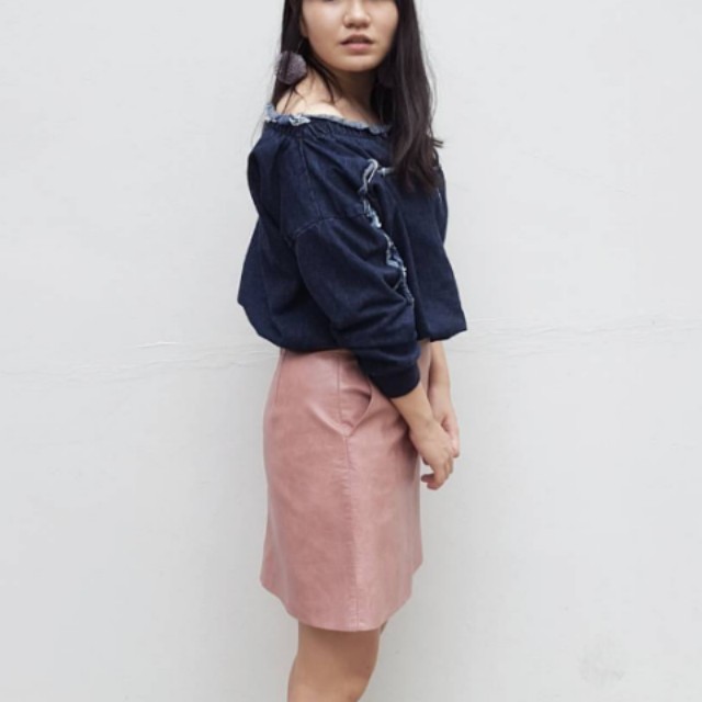 Pink leather skirt zara top