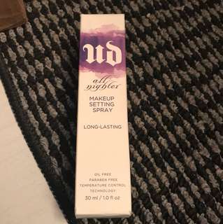 Makeup setting spray