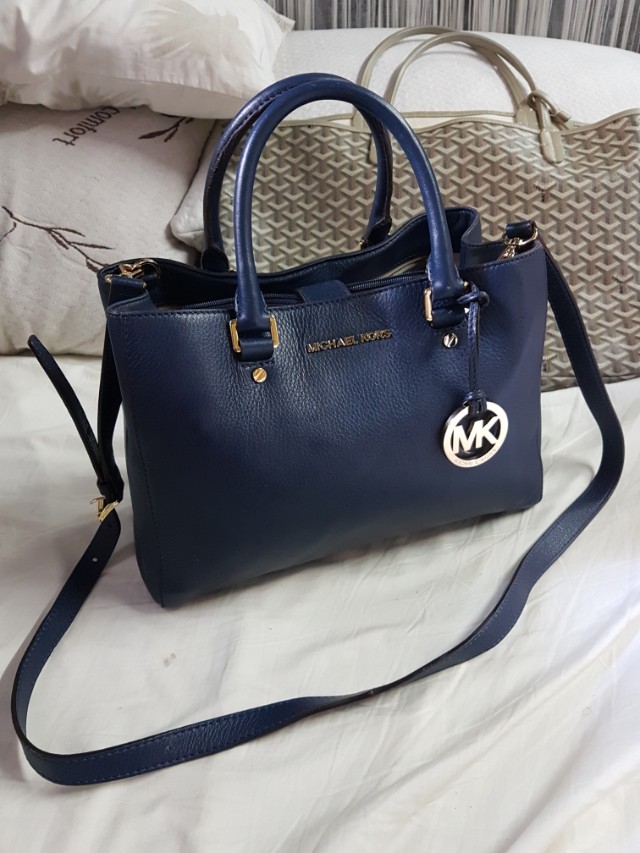 Authentic Michael Kors In Navy Blue Leather Medium Two Way Bag, Women's  Fashion, Bags & Wallets, Cross-body Bags on Carousell
