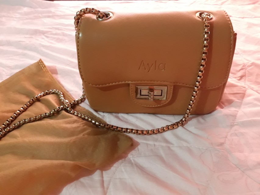 Ayla sling bag hot sale