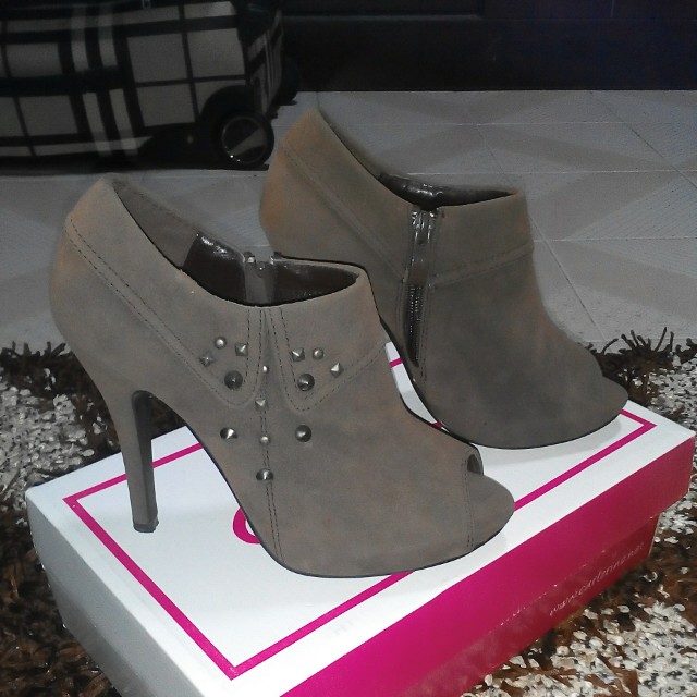 Carlo Rino High Heels Studded Boots Women S Fashion Shoes On Carousell