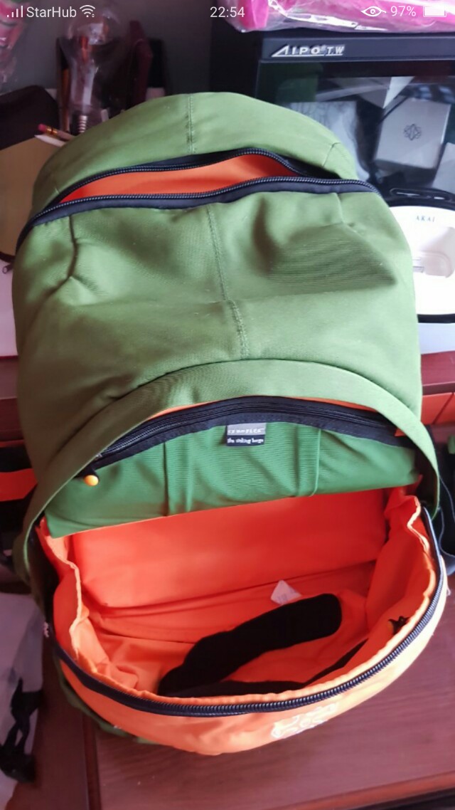 *price reduced*Crumpler camera bag (L), Men's Fashion, Bags, Sling Bags