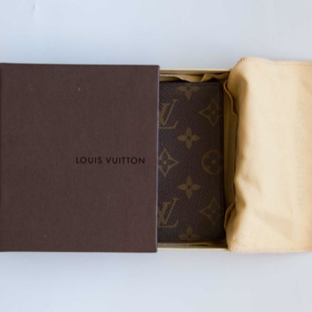 Dompet Pria Branded - Louis Vuitton James Wallet Monogram Canvas M60251,  Fesyen Pria, Tas & Dompet di Carousell