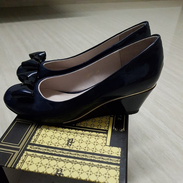 navy blue wedge trainers