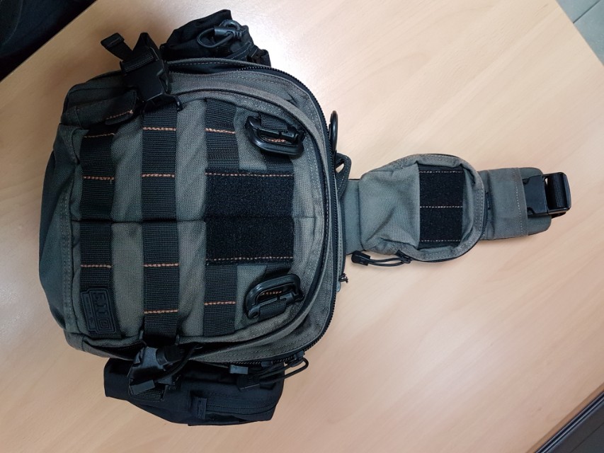 5.11 Tactical Moab 6 double tap in Excellent condition with FREE NEW Magforce rugged mutli pocket wallet