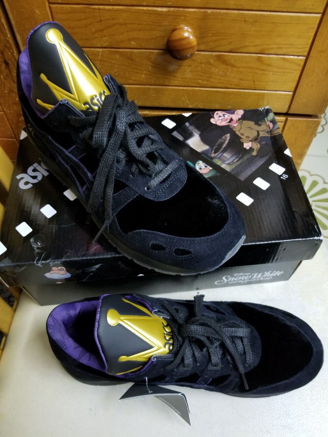 asics tiger evil queen