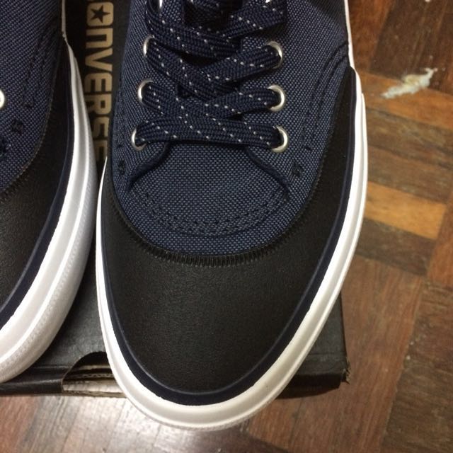 Authentic Converse (Category: Sneakers) located in Batu Caves. Submitted by claudiastuff (Listing ID 148857789, Image 2). Description: 📍Original price was RM269 📍 The front of the shoe is made out of leather 📍 It has a reflective shoe lace 📌PRICE DOES NOT INCLUDE POSTAGE .