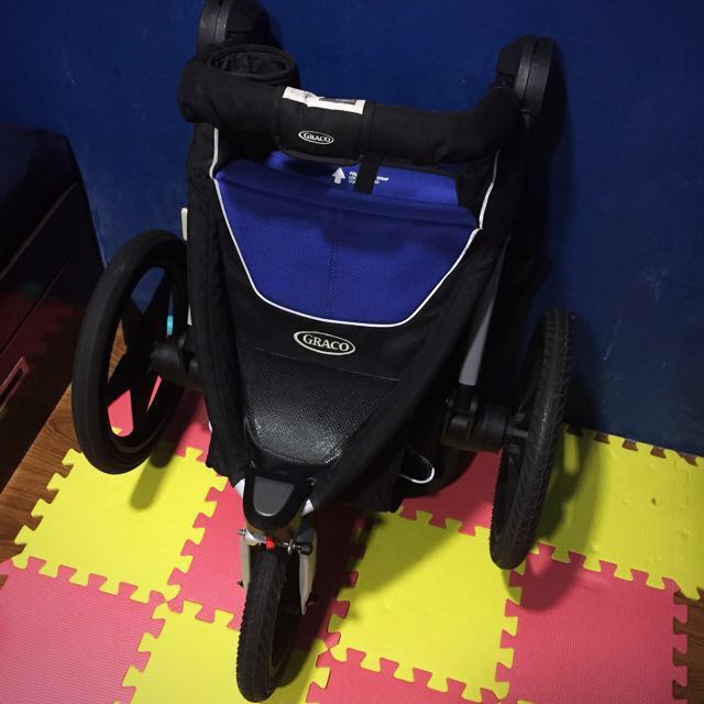 Graco Relay Click Connect Jogging stroller, Babies & Kids, Going Out