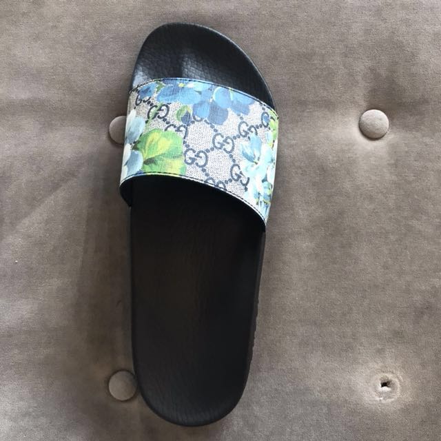 Blue bloom cheap gucci slides